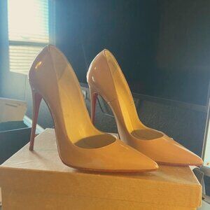 Christian Louboutin So Kate, Size 41, Color - Blush